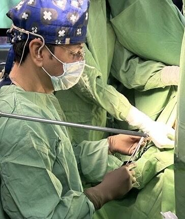 Dr Nitish Jhawar performing VAAFT surgery for fistula navi mumbai
